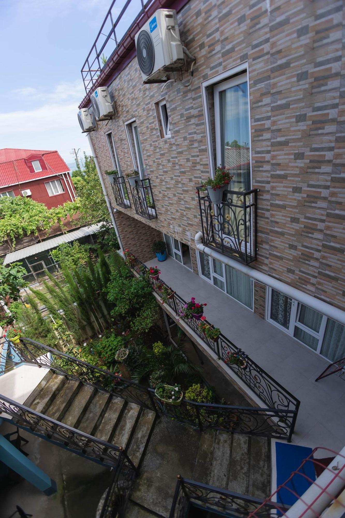 Guest House Ocean Force Batumi Eksteriør billede