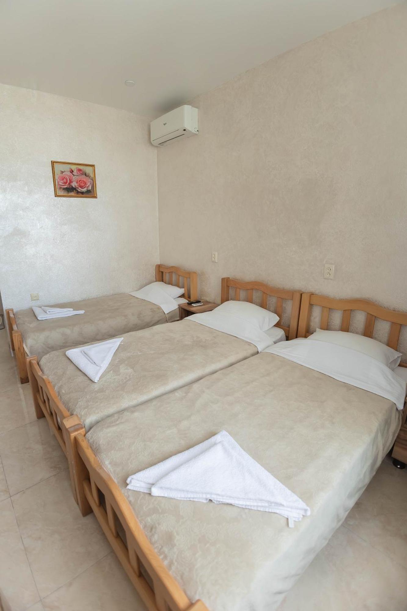 Guest House Ocean Force Batumi Eksteriør billede