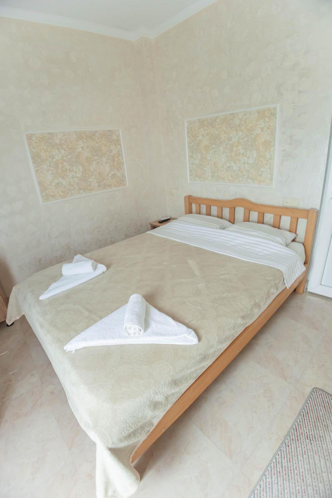 Guest House Ocean Force Batumi Eksteriør billede